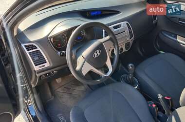 Хэтчбек Hyundai i20 2011 в 