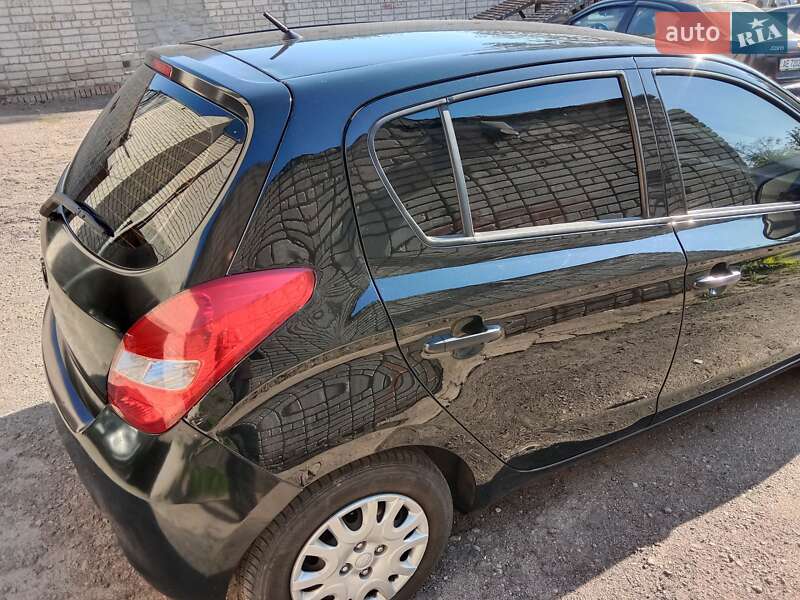Хэтчбек Hyundai i20 2011 в Днепре