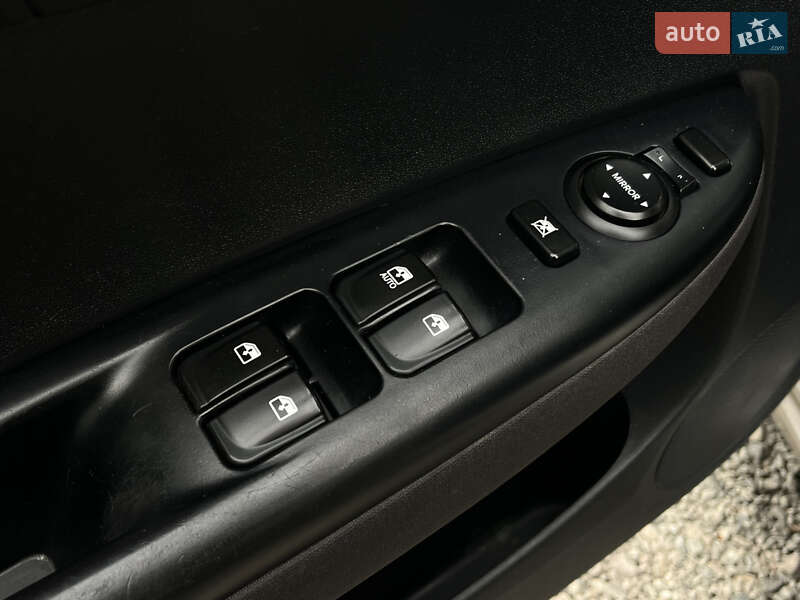 Хэтчбек Hyundai i20 2011 в Харькове
