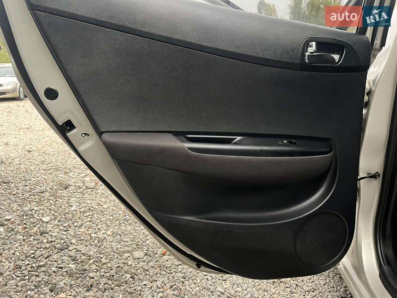 Хэтчбек Hyundai i20 2011 в Харькове