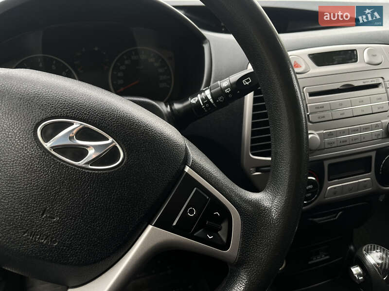 Хэтчбек Hyundai i20 2011 в Харькове