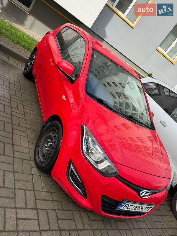 Хэтчбек Hyundai i20 2014 в Львове
