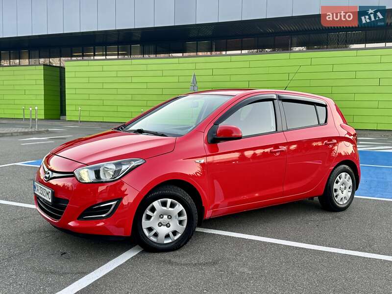 Хэтчбек Hyundai i20 2014 в Киеве фото 3 Хэтчбек Hyundai i20 2014 в Киеве