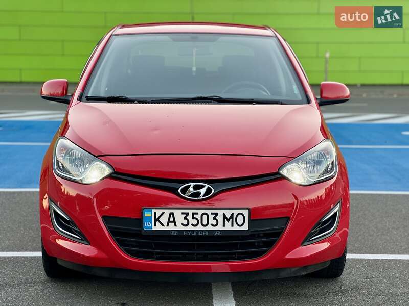 Хэтчбек Hyundai i20 2014 в Киеве фото 6 Хэтчбек Hyundai i20 2014 в Киеве