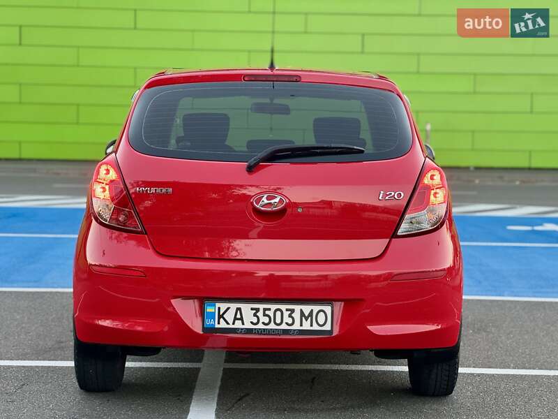 Хэтчбек Hyundai i20 2014 в Киеве фото 16 Хэтчбек Hyundai i20 2014 в Киеве