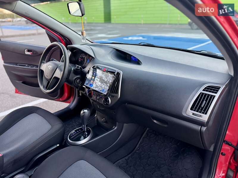 Хэтчбек Hyundai i20 2014 в Киеве фото 45 Хэтчбек Hyundai i20 2014 в Киеве