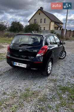 Хетчбек Hyundai i20 2013 в 