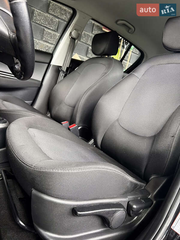Хэтчбек Hyundai i20 2013 в Ровно