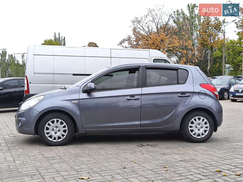 Хэтчбек Hyundai i20 2012 в Днепре