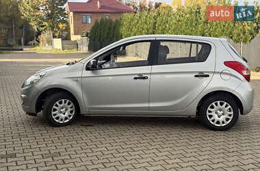 Хэтчбек Hyundai i20 2011 в 