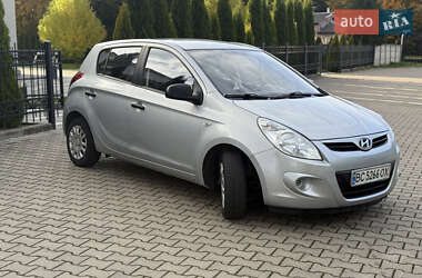 Хэтчбек Hyundai i20 2011 в 