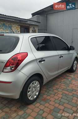 Хетчбек Hyundai i20 2012 в  фото 3 Хетчбек Hyundai i20 2012 в