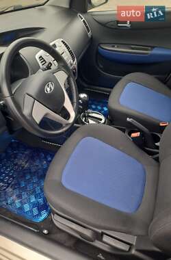 Хетчбек Hyundai i20 2012 в 