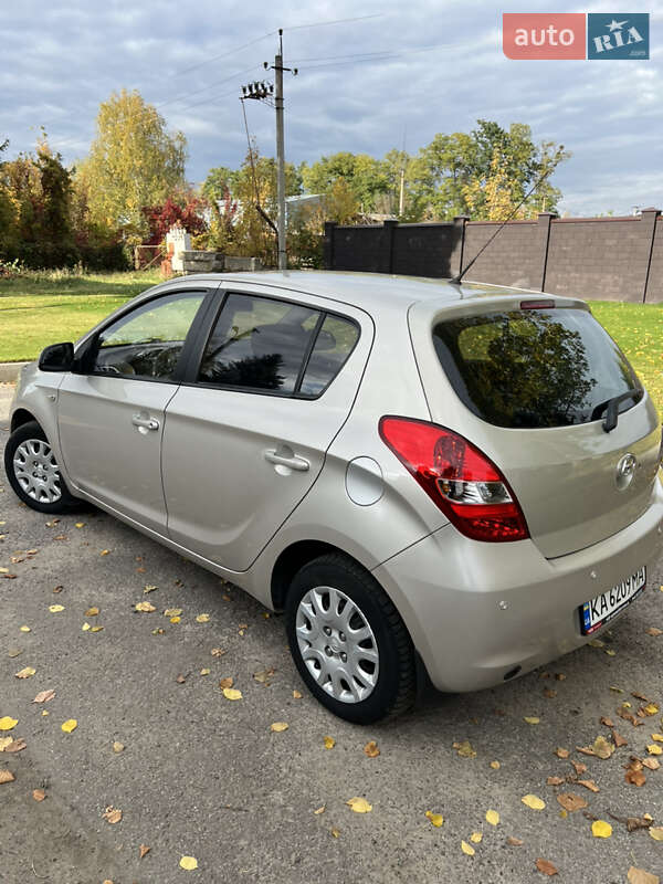 Хэтчбек Hyundai i20 2011 в Кременчуге фото 2 Хэтчбек Hyundai i20 2011 в Кременчуге