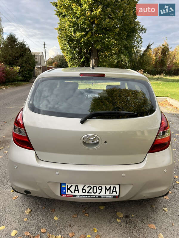 Хэтчбек Hyundai i20 2011 в Кременчуге фото 4 Хэтчбек Hyundai i20 2011 в Кременчуге
