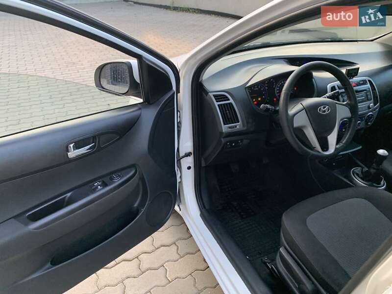 Хэтчбек Hyundai i20 2012 в Жовкве фото 7 Хэтчбек Hyundai i20 2012 в Жовкве