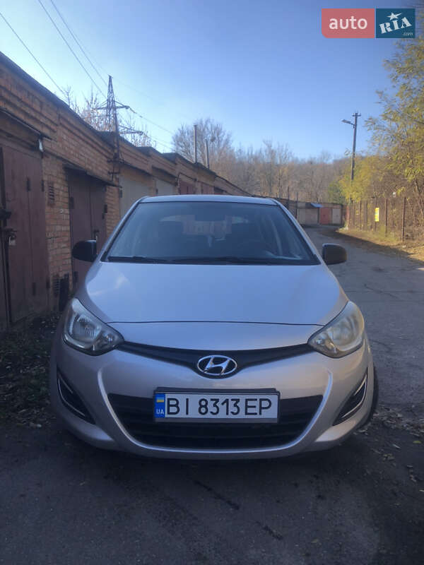 Хетчбек Hyundai i20 2013 в Полтаві фото Хетчбек Hyundai i20 2013 в Полтаві