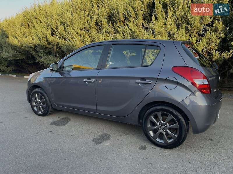 Хэтчбек Hyundai i20 2011 в Киеве фото 6 Хэтчбек Hyundai i20 2011 в Киеве