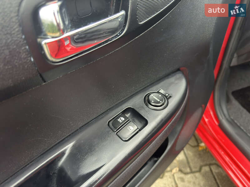 Хетчбек Hyundai i20 2012 в Києві фото 21 Хетчбек Hyundai i20 2012 в Києві