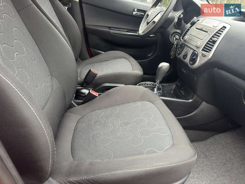 Хетчбек Hyundai i20 2012 в Києві фото 27 Хетчбек Hyundai i20 2012 в Києві