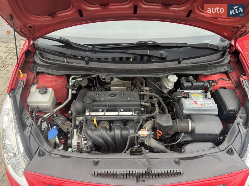 Хетчбек Hyundai i20 2012 в Києві фото 35 Хетчбек Hyundai i20 2012 в Києві