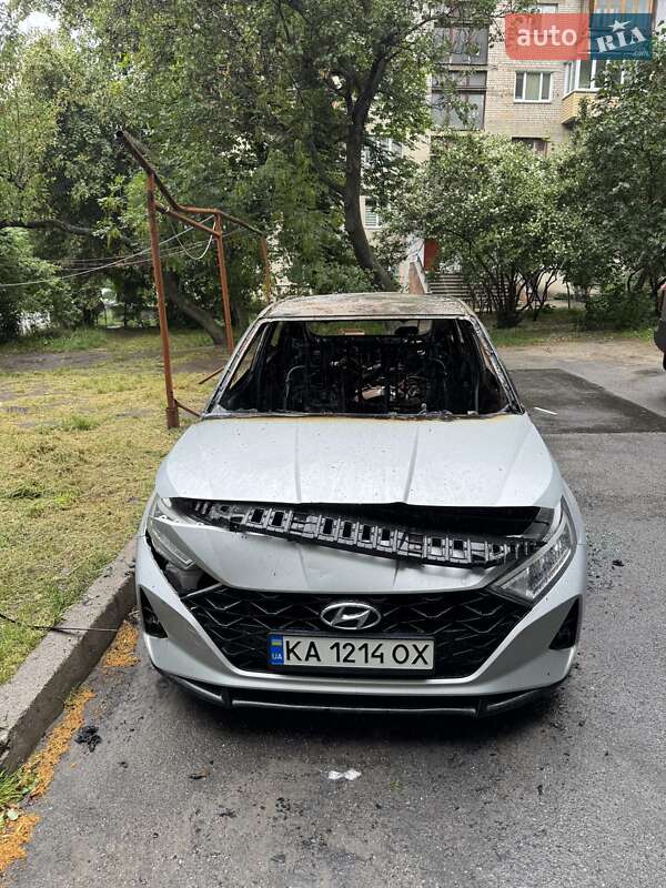 Хэтчбек Hyundai i20 2020 в Киеве