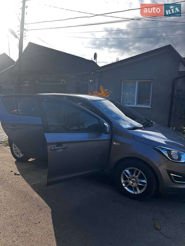 Хетчбек Hyundai i20 2013 в Одесі фото 8 Хетчбек Hyundai i20 2013 в Одесі