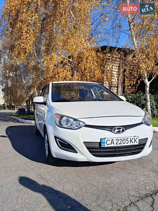 Хетчбек Hyundai i20 2013 в Одесі фото 3 Хетчбек Hyundai i20 2013 в Одесі