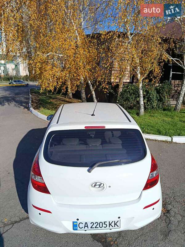 Хетчбек Hyundai i20 2013 в Одесі фото 10 Хетчбек Hyundai i20 2013 в Одесі
