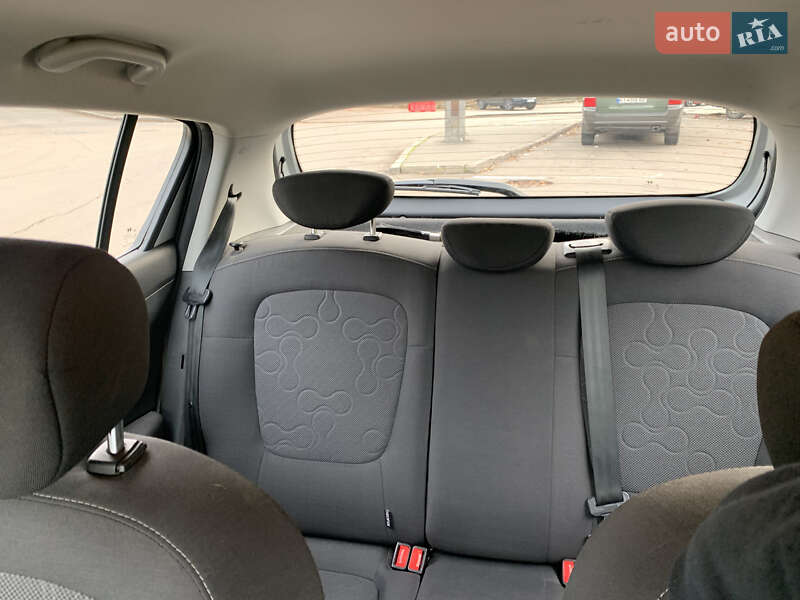 Хетчбек Hyundai i20 2011 в Києві