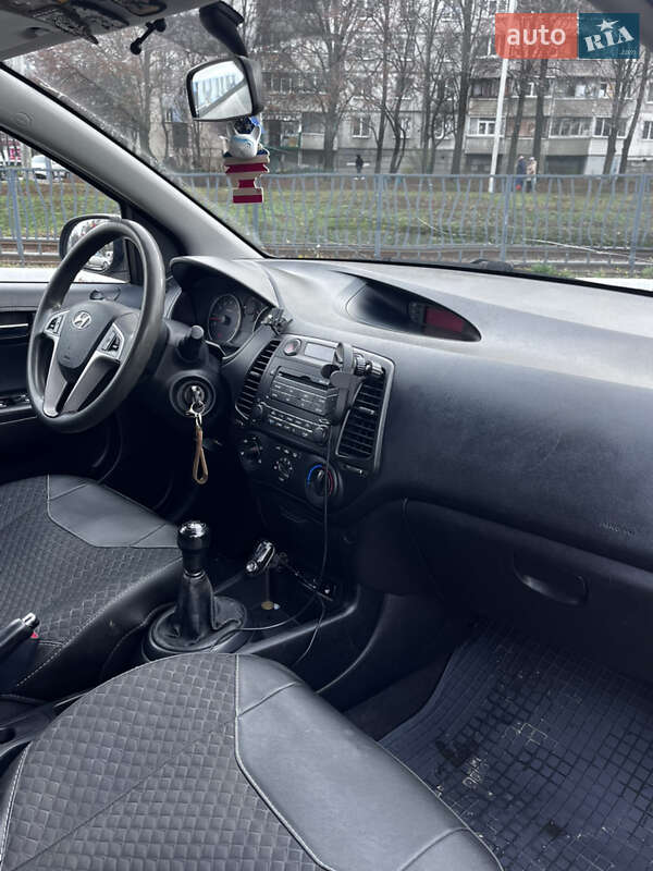 Хетчбек Hyundai i20 2008 в Харкові