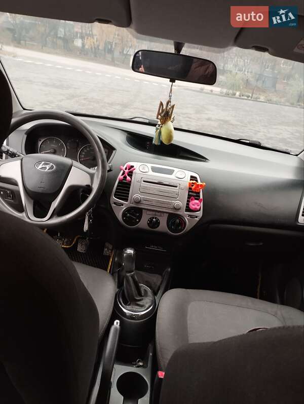 Хетчбек Hyundai i20 2011 в Кам'янець-Подільському