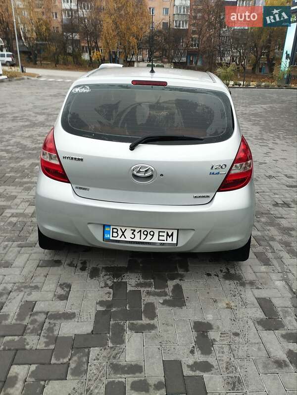 Хетчбек Hyundai i20 2011 в Кам'янець-Подільському