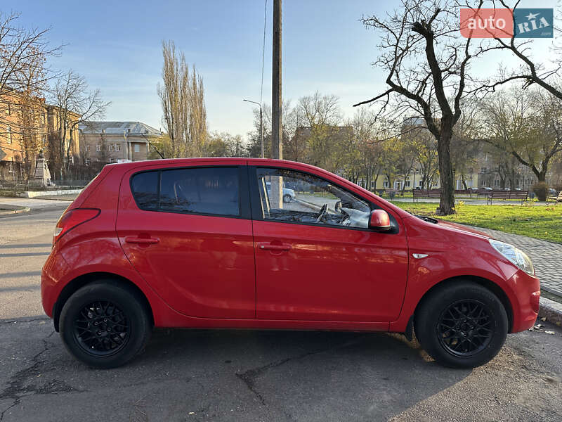 Хетчбек Hyundai i20 2011 в Миколаєві фото 8 Хетчбек Hyundai i20 2011 в Миколаєві