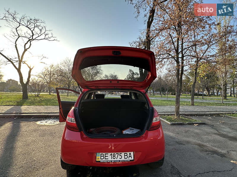 Хетчбек Hyundai i20 2011 в Миколаєві фото 10 Хетчбек Hyundai i20 2011 в Миколаєві
