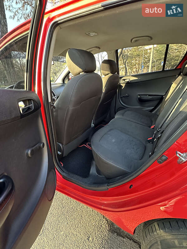 Хетчбек Hyundai i20 2011 в Миколаєві фото 16 Хетчбек Hyundai i20 2011 в Миколаєві