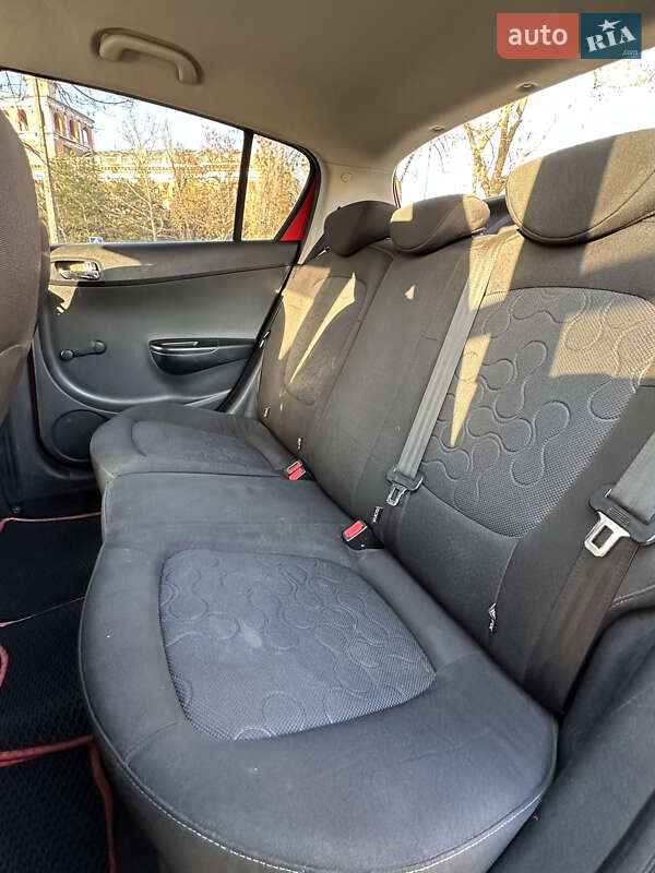 Хетчбек Hyundai i20 2011 в Миколаєві фото 17 Хетчбек Hyundai i20 2011 в Миколаєві