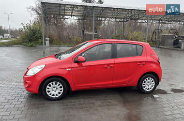 Хэтчбек Hyundai i20 2010 в Полтаве