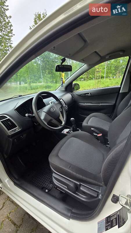 Хетчбек Hyundai i20 2014 в Славутичі