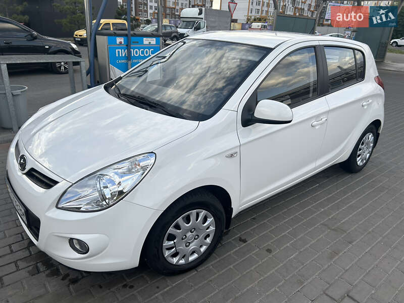 Хетчбек Hyundai i20 2012 в Києві
