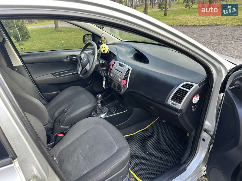 Хетчбек Hyundai i20 2011 в Хмельницькому фото 19 Хетчбек Hyundai i20 2011 в Хмельницькому