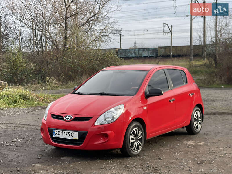 Хетчбек Hyundai i20 2011 в Мукачевому