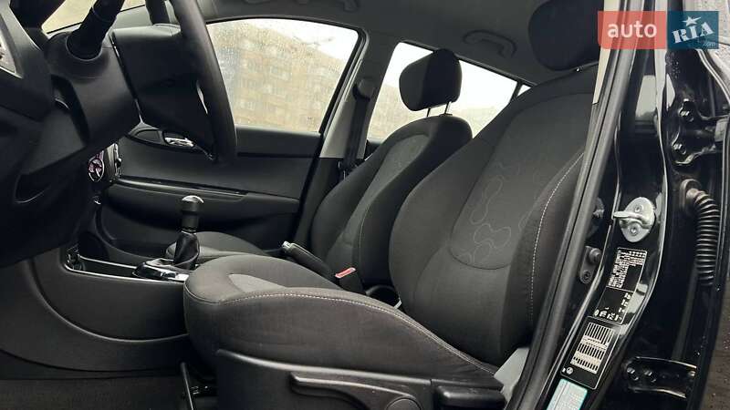 Хэтчбек Hyundai i20 2010 в Киеве фото 9 Хэтчбек Hyundai i20 2010 в Киеве