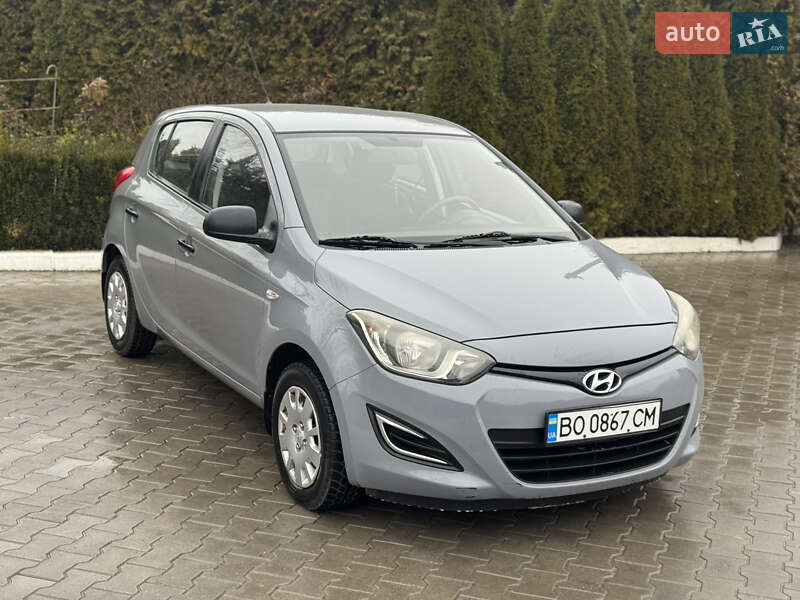 Хетчбек Hyundai i20 2014 в Волочиську