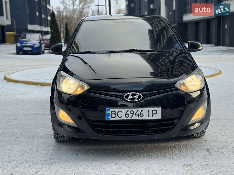Хетчбек Hyundai i20 2012 в Івано-Франківську