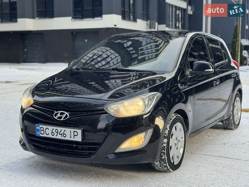 Хетчбек Hyundai i20 2012 в Івано-Франківську
