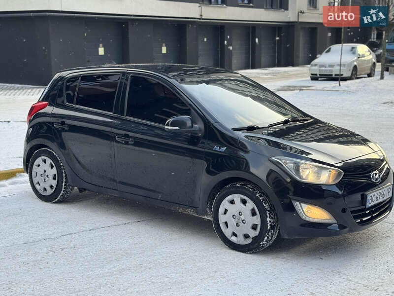 Хетчбек Hyundai i20 2012 в Івано-Франківську