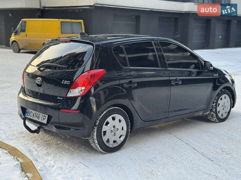 Хетчбек Hyundai i20 2012 в Івано-Франківську