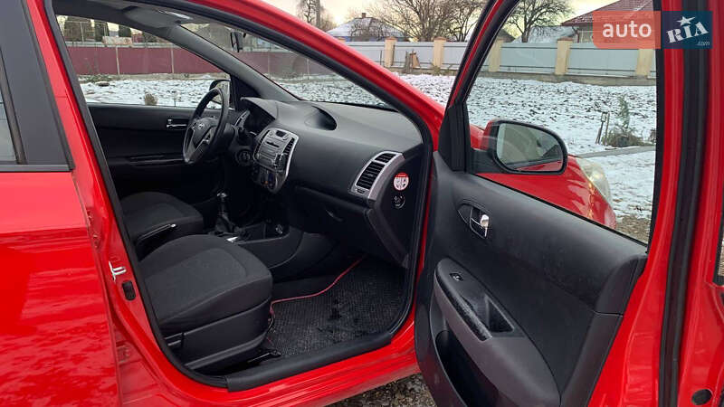 Хетчбек Hyundai i20 2012 в Снятині фото 2 Хетчбек Hyundai i20 2012 в Снятині