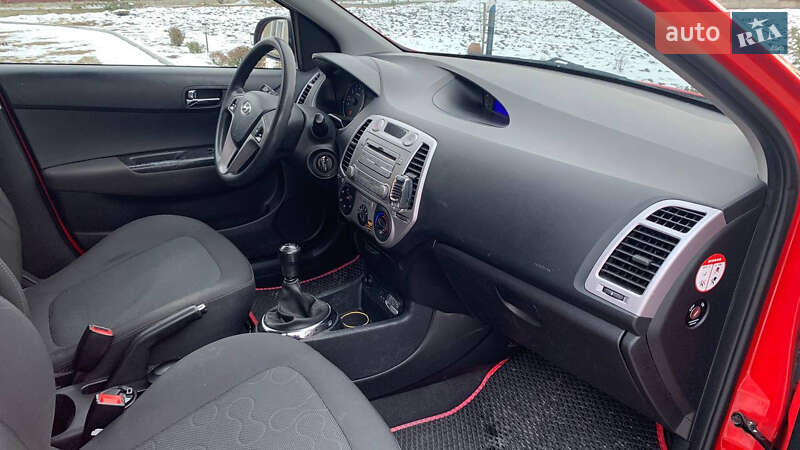 Хетчбек Hyundai i20 2012 в Снятині фото 6 Хетчбек Hyundai i20 2012 в Снятині